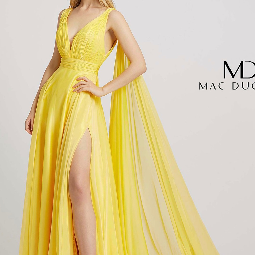 Beautiful yellow dress